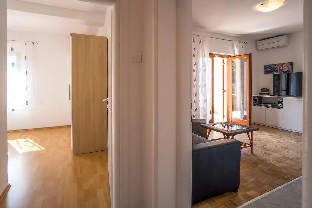 Apartments Iva Krk Town